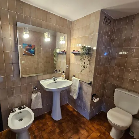 Amplio Y Luminoso Apartamento Con Terraza A 5 Min Del Mar Apartment *
